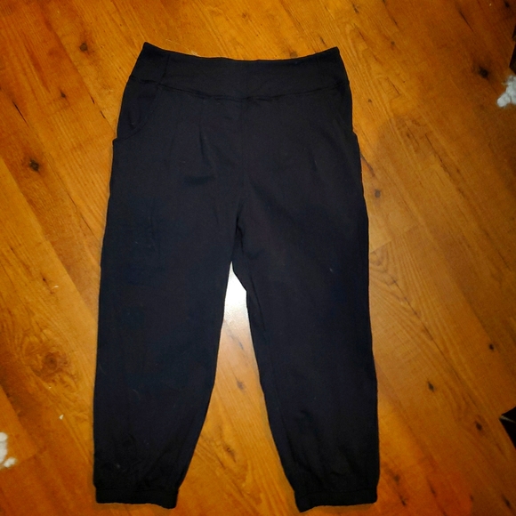 Lululemon pant - Picture 7 of 7